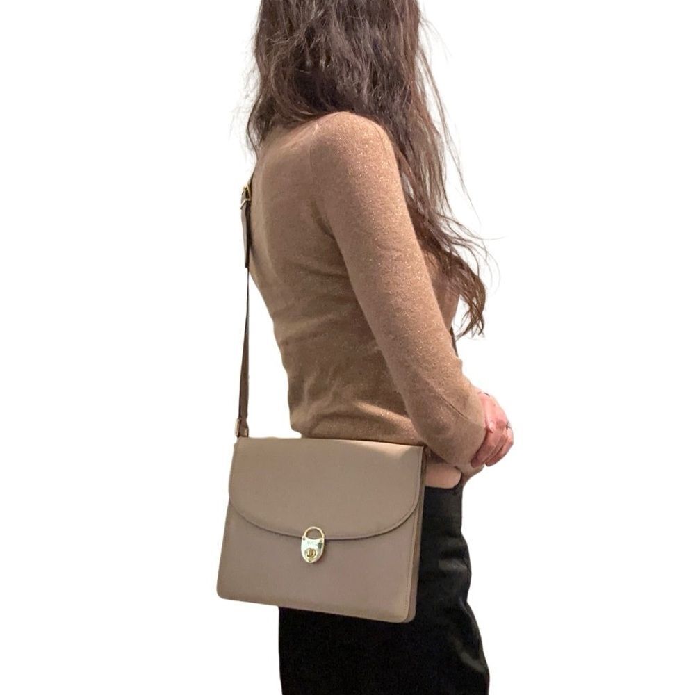 Gucci beige timeless elegant crossbody leather bag
